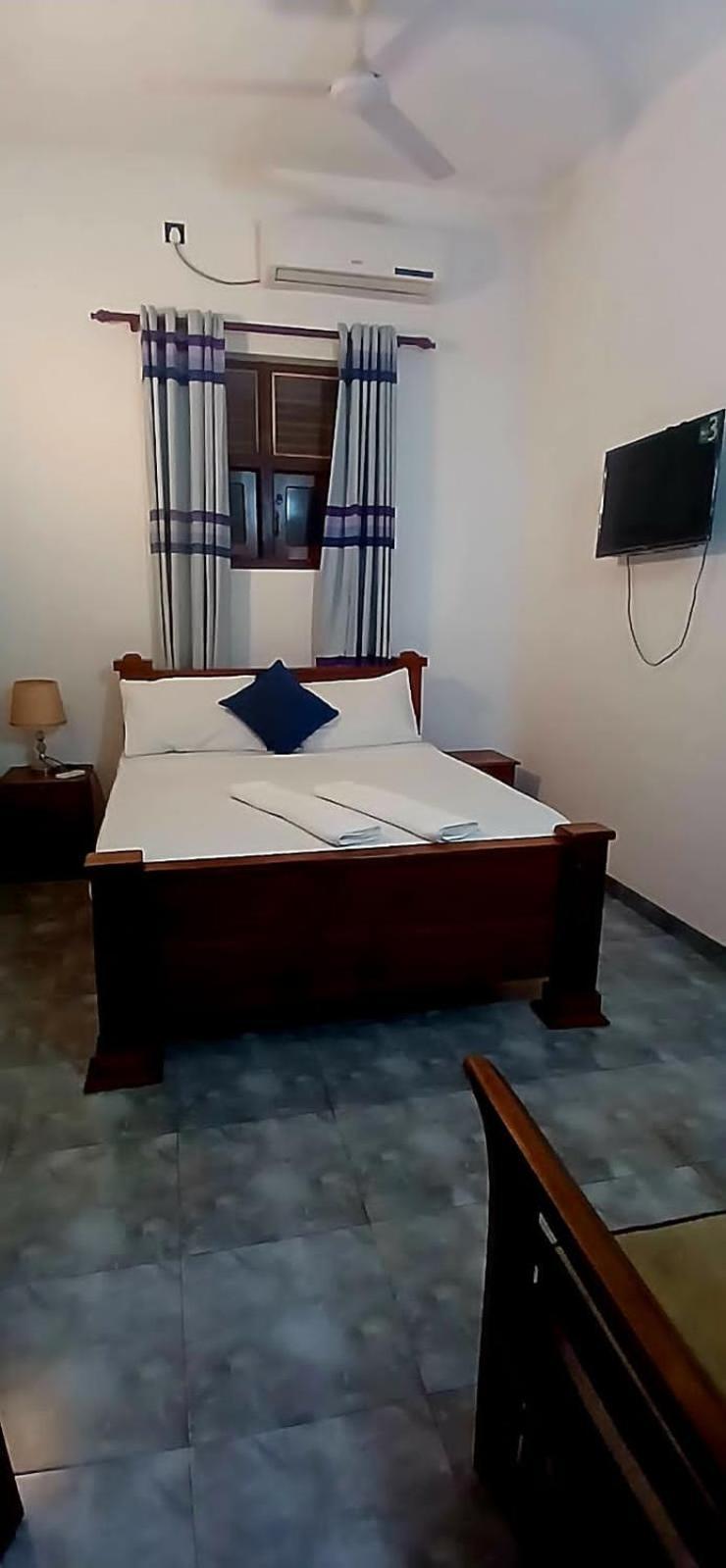 Negombo Royal Villa By Hotel Oviniru Exteriör bild